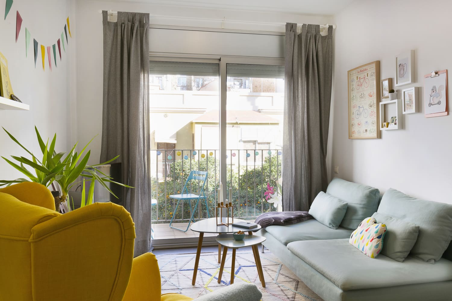 Apartment size online coffee tables